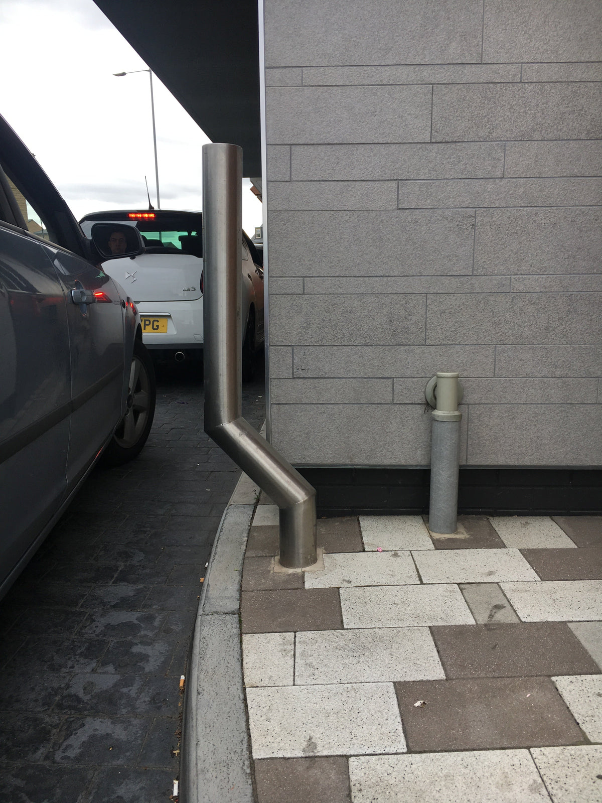 1100 mm Cranked Safety Bollard  2