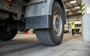 Black Premium Rubber HGV Bumper for Light and Heavy Goods Vehicles with Impact-Resistant Design