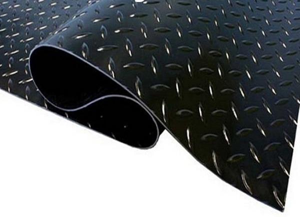 Black Diamond Pattern Rubber Van Flooring for Enhanced Grip